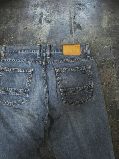 Reacción de Jean Kenneth Cole ( Ψ31/32 )