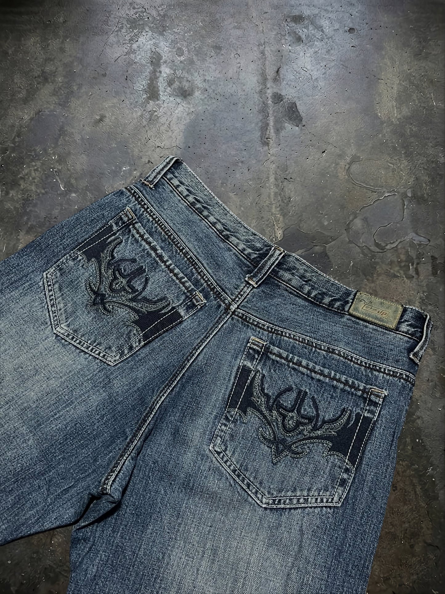 Vaqueros acampanados ( Ψ32/32 )