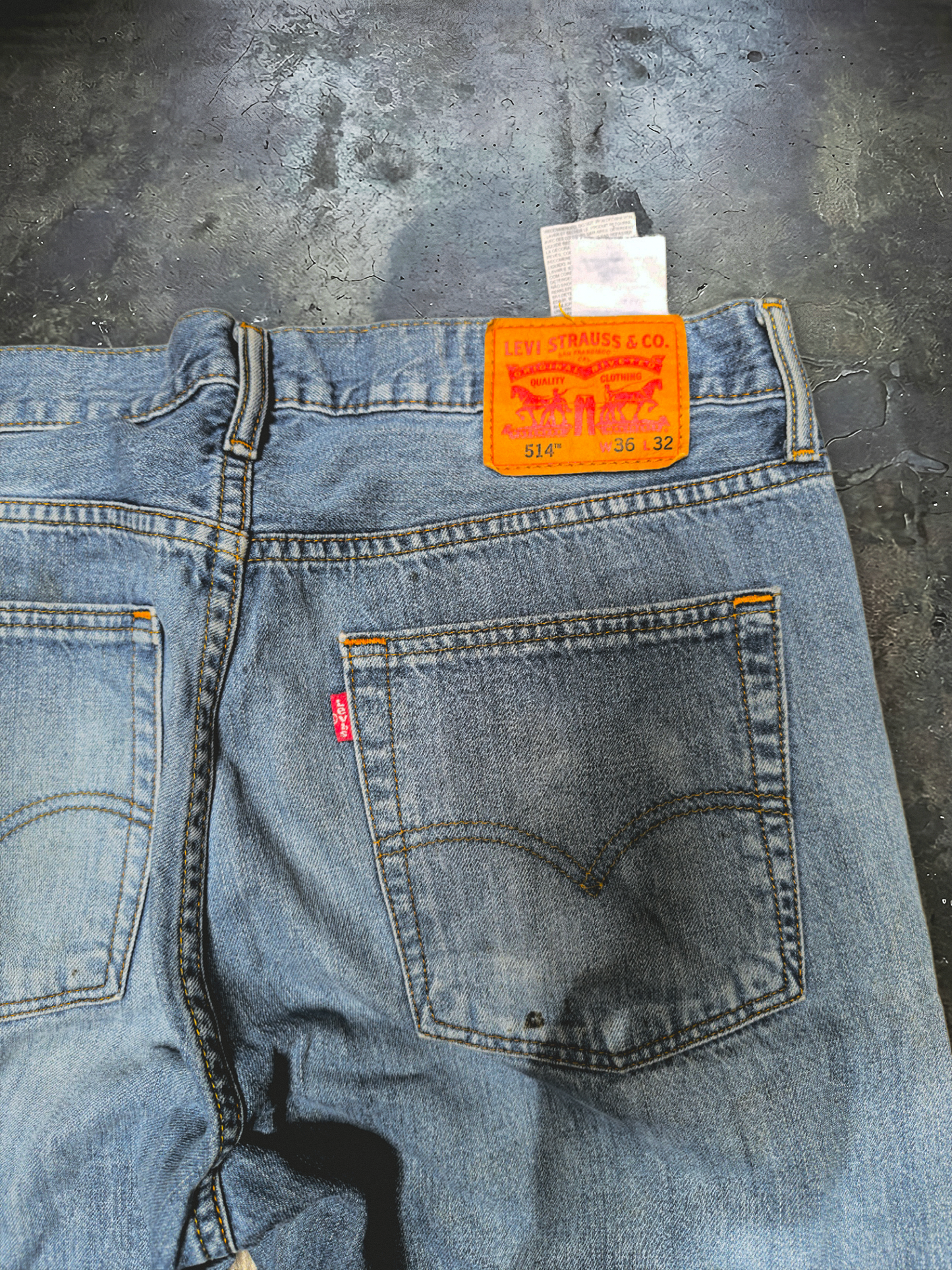 Jean Levi's (Ψ36/32)