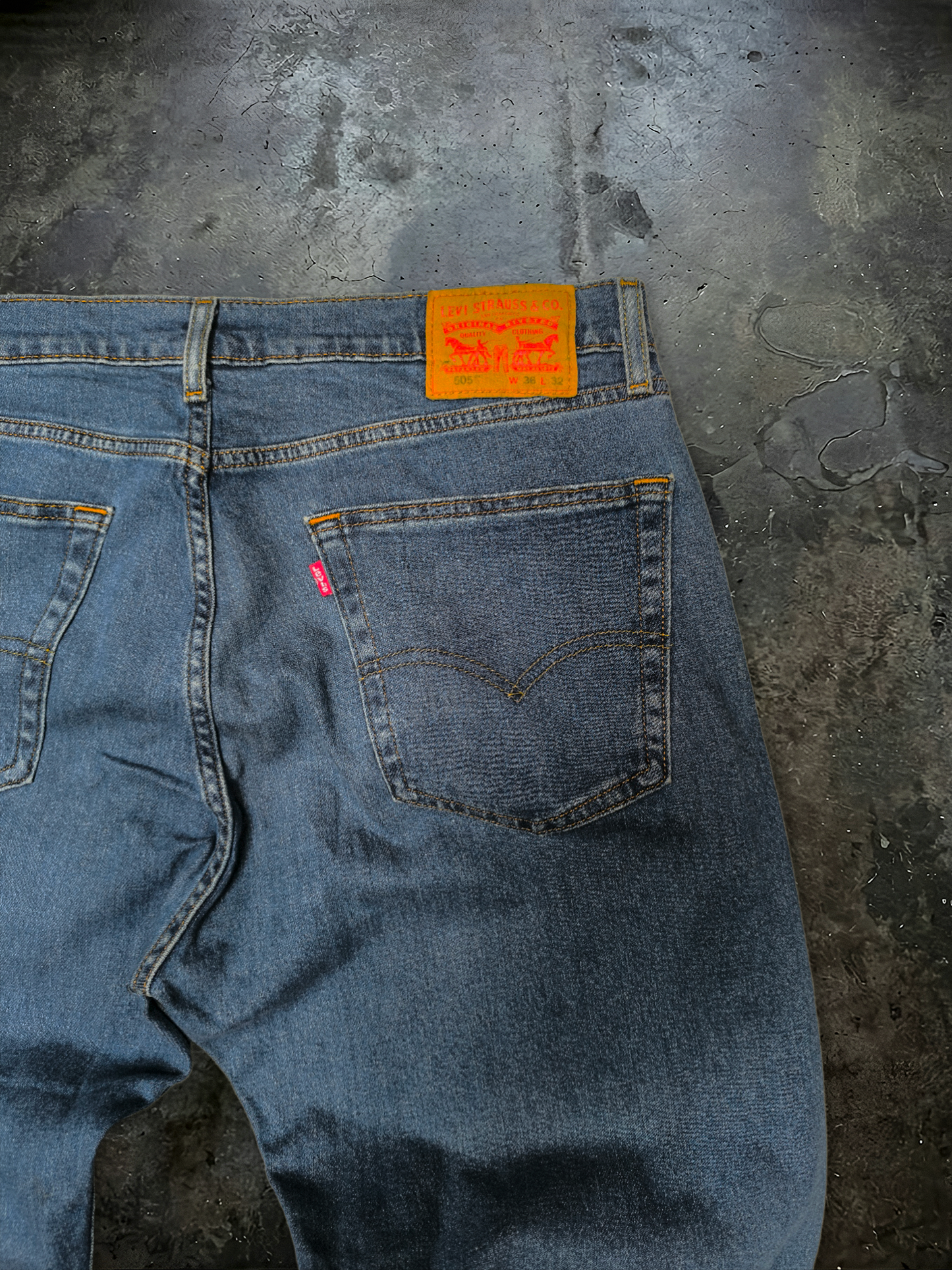 Jean Levi's (Ψ36/32)